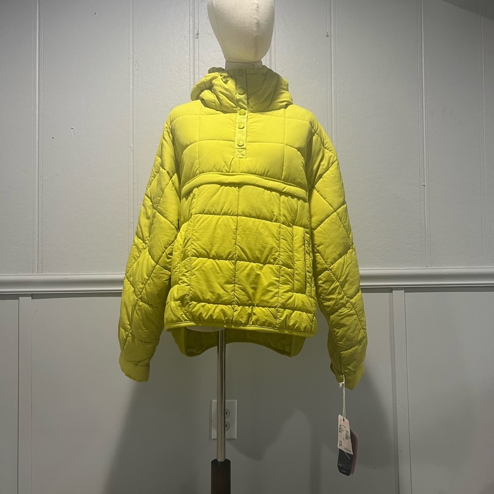 Free People movement pullover jacket - never worn